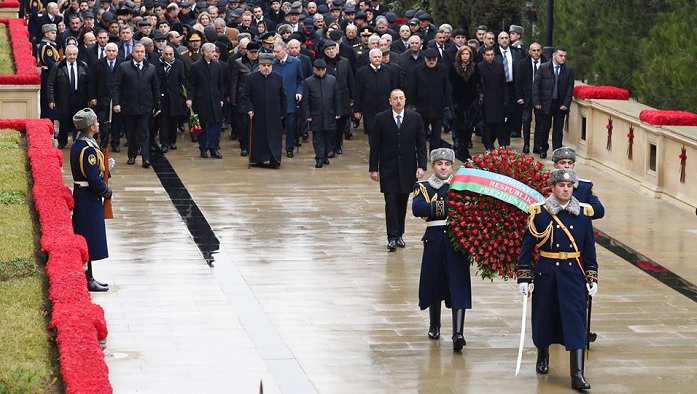 Ильхам Алиев почтил светлую память шехидов 20 Января-ФОТО